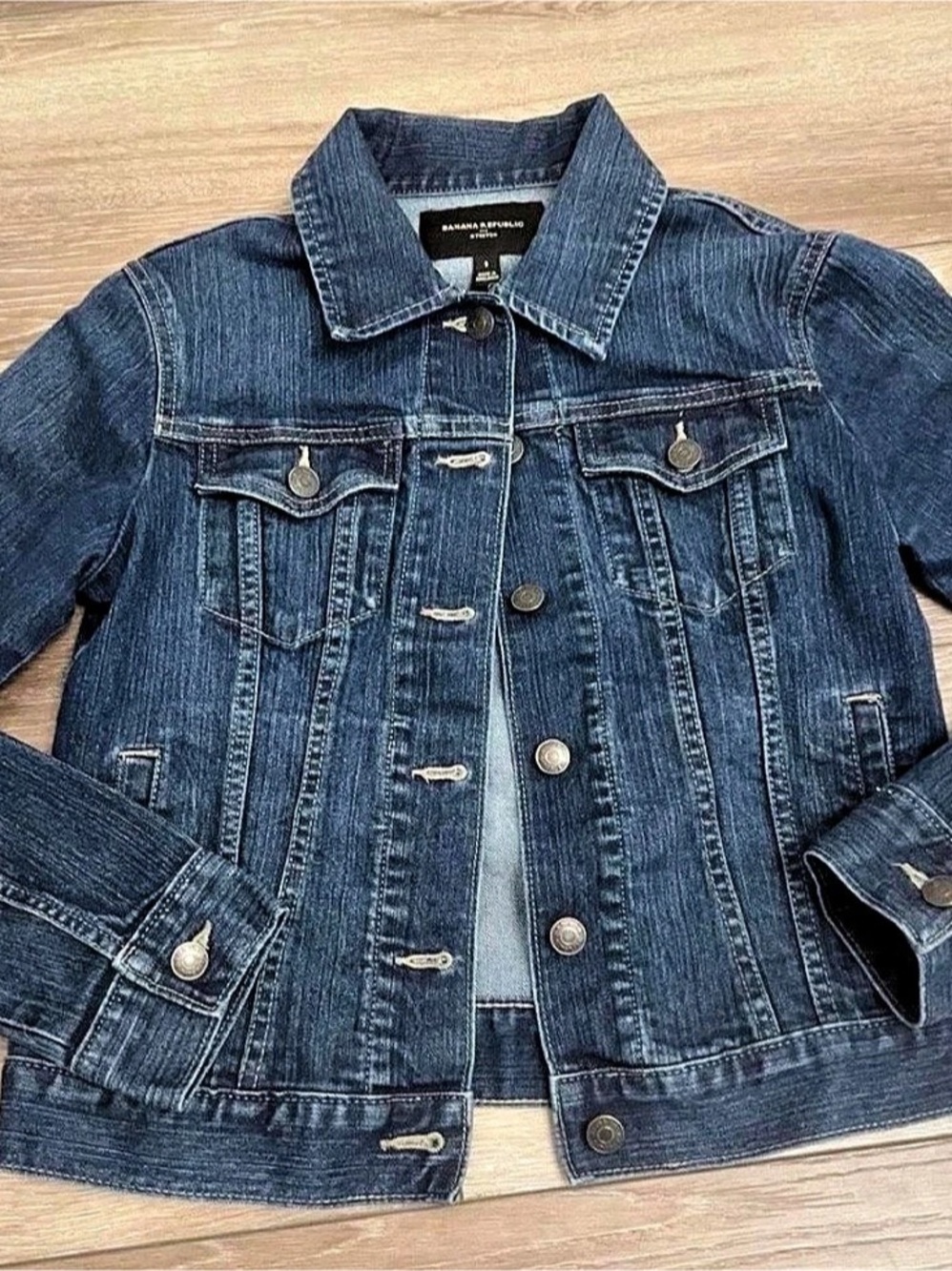 Banana Republic Denim Jacket in Blue Size Small